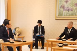 Le vice-Premier ministre vietnamien Lê Tiên Châu (à gauche) et le président de la Chambre des représentants du Japon, Mori Eisuke. Photo : baochinhphu.vn