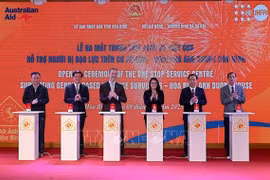 Lors de la cérémonie d'inauguration de la Maison Anh Duong Hoa Binh. Photo: VNA