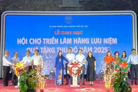 Ouverture de la foire-exposition "Hanoi Great Souvenirs" 2025. Photo : congthuong.vn