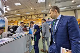 De nombreuses entreprises internationales viendront commercer avec des entreprises vietnamiennes lors du Salon international du tourisme du Vietnam (VITM) 2026. Photo d'illustration : VietnamPlus