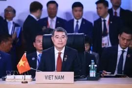 Le Premier ministre vietnamien Lê Minh Hung assiste à la séance plénière du 48e Sommet de l'ASEAN à Cebu, aux Philippines, le 8 mai. Photo : VNA