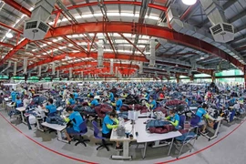 Le ministère de l'Intérieur a proposé la création d'une plateforme nationale centralisée pour les contrats de travail électroniques. Photo: VNA