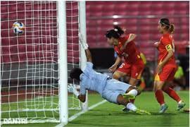 Duong Thi Vân a ouvert le score pour l'équipe féminine du Vietnam à la 7e minute. Pho: Dân Tri