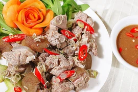 La viande de chèvre vietnamienne au jus de citron figure parmi les 36 meilleurs plats à base de chèvre au monde. Photo : Dulichninhbinh