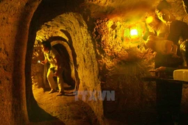 Dans les entrailles des tunnels de Vinh Môc. Photo: VNA