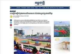 Un article du Kampuchea Thmey soulignant l'importance de la victoire du 7 janvier. Photo : VNA