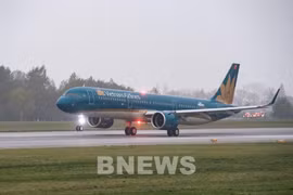 L’Autorité de l’aviation civile du Vietnam annonce la suspension temporaire des opérations dans cinq aéroports du Centre du Vietnam. Source : VNA