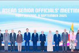 Les hauts officiels de l’ASEAN posent pour une photo de groupe, le 9 septembre 2025. Photo : VNA