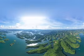 Le parc national de Tà Dung n’est pas seulement un trésor naturel mais aussi un point de convergence culturelle pour plus de 40 groupes ethniques de la province de Dak Nông. Photo : VNA