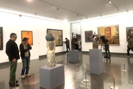 Trente œuvres sont exposées au public au Musée des beaux-arts du Vietnam. Photos: CVNN
