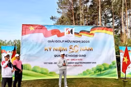 L'ambassadeur Vu Quang Minh s'exprime lors de la cérémonie d'ouverture du 8e tournoi de golf de l’amitié Vietnam-Allemagne. Photo : VNA