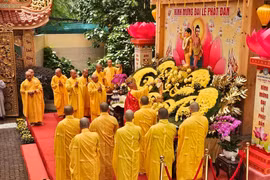 Cérémonie de bain de Bouddha à Hô Chi Minh-Ville. Photo: CVN