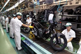 Une chaîne de production des motos de Honda à Hà Nam (Nord). Photo : VNA