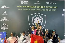 Jolie Lam et Sophia Phuong Anh sacrées championnes en double filles U18 à l’Open d’Asie de pickleball junior 2025. Photo : baovanhoa.vn