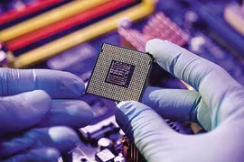 L'industrie des semi-conducteurs représente à la fois un défi et une formidable opportunité pour le Vietnam. Photo : baodautu.vn
