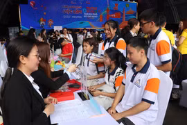 Le salon de l'emploi touristique de la ville 2026 attire des foules. Photo: VNA