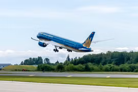 Vietnam Airlines a tiré parti de la reprise du marché international en rouvrant la plupart de ses routes internationales et en introduisant de nouvelles liaisons. Photo : Vietnam Airlines