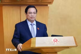 Le Premier ministre Pham Minh Chinh s’exprime lors de la réunion ordinaire du gouvernement d’avril. Photo : VNA