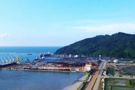 Le port de Chân Mây, à Huê, est appellé à devenir un grand port de transit et un système logistique international. Photo : thoibaotaichinhvietnam.vn
