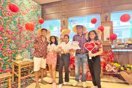 Touristes à l'hôtel Thang Long Opera Hanoi. Photo: hanoimoi.vn