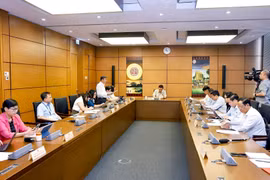 Débats parlementaires sur la loi relative à l’entraide judiciaire en matière civile. Photo: VNA