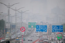 La ville de Hanoi suffoque sous une pollution extrême, l'indice de qualité de l'air (IQA) atteignant un seuil d'alerte sanitaire. Photo : NDEL