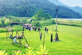 Tuyên Quang, connue pour ses paysages majestueux et la richesse culturelle de ses minorités ethniques, entend développer le tourisme communautaire, faisant de cette richesse un atout durable pour la province. Photo: NDEL