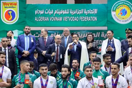 Le Premier ministre Pham Minh Chinh visite la Fédération algérienne de Vovinam – Viet Vo Dao (AVVF), à Alger, le 20 novembre. Photo: baochinhphu.vn