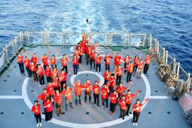 Vers Truong Sa, une traversée de foi, de solidarité et d'amour. Photo: TNO