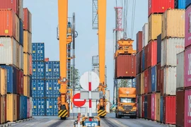 Le Vietnam compte 17 ports intérieurs à conteneurs répartis dans 12 provinces et villes relevant du pouvoir central. Photo d'illustration: VNA