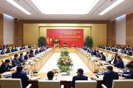 Le Premier ministre Pham Minh Chinh (centre) s’exprime lors de la première réunion du Comité du Parti du gouvernement pour le mandat 2020-2025. Photo: VNA