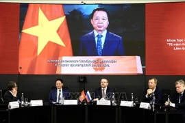 Cérémonie de signature de l'accord de coopération entre l'Académie vietnamienne des sciences et technologies et l’Académie des sciences de Russie. Photo : VNA
