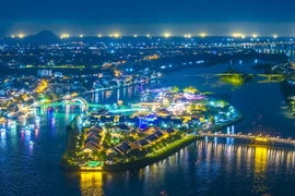 Hôi An Memories Land, unique complexe combinant spectacles artistiques et villégiature au Vietnam, est situé au cœur de la vieille ville de Hôi An, au milieu de la rivière Thu Bôn. Photo : gracieuseté de Nguyên Xuân Hà