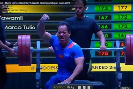 Le powerlifter vietnamien Lê Van Công termine quatrième aux Championnat du monde de para haltérophilie 2025, au Caire, en Égypte. Photo : thethaovietnamplus.vn