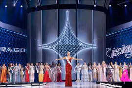 La soirée de conte de fées de l’Américaine Yolina Lindquist. Photo : VNA 