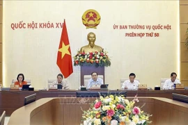 Le président de l’Assemblée nationale Trân Thanh Mân (centre) s’exprime lors des débats sur le projet de loi sur la presse (amendée), à Hanoi, le 8 octobre. Photo : VNA