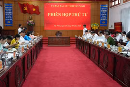 Vue de la 4e réunion du Comité électoral de la province de Tây Ninh. Photo : VNA