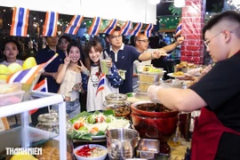 L’espace intitulé « Cuisine sans frontières », enrichi par la participation des consulats généraux des Pays-Bas et de la Thaïlande, propose une expérience multisensorielle célébrant la diversité culinaire mondiale. Photo : TNO