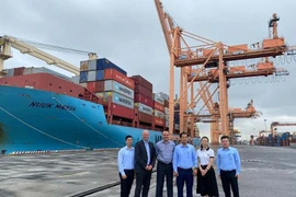 La délégation du port de Göteborg lors de la Vietnam International Sourcing Fair 2023 et en visite dans plusieurs ports vietnamiens. Photo : congthuong.vn