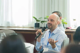 Selon Daniel Herrmann, chef du pôle politique climatique à la GIZ, si le Vietnam tire pleinement parti des leçons de l’Europe, il pourra éviter de nombreuses erreurs initiales et accélérer son processus de mise en œuvre. Photo : NDEL