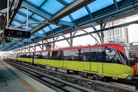 Ligne de métro Nhon-Station Hanoï. Une série d’investissements prévus dans les infrastructures ferroviaires nationales et urbaines au cours des 15 prochaines années devrait générer une demande considérable de produits de l’industrie ferroviaire. Photo : VNA