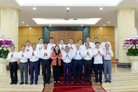 Le groupe de travail du Politburo et la permanence du Comité du Parti de la province de Dak Lak. Photo : VNA