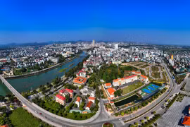 La ville de Mong Cai vue d'en haut. Photo: cafebiz.vn