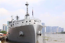 Le navire HMNZS Aotearoa accoste au port international de Nhà Rông-Khanh Hôi, à Hô Chi Minh-Ville. Photo : VNA