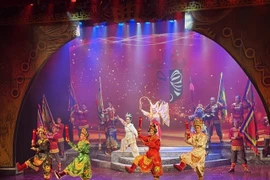 Représentation lors de la cérémonie d'ouverture de Festival national de tuồng (théâtre classique) et de dân ca kich (opéra folklorique) 2025. Photo: VNA