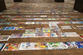 Les œuvres exposées pour l’évaluation. Photos: VOV