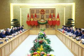 Lors des entretiens entre le Premier ministre vietnamien Pham Minh Chinh et son homologue kirghize Adylbek Kasymaliev. Photo : VNA