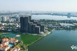 Vue aérienne de la péninsule de Quang An, futur site de l'opéra et du parc culturel Ngoc Trai. Photo : Vietnamnet
