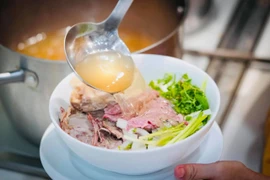 Depuis son apparition, le pho a toujours occupé une place importante dans la gastronomie des Hanoïens et, plus généralement, de tous les Vietnamiens. Photo: NDEL