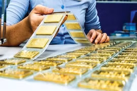 La BEV délivrera des licences d’importation d’or à des entreprises et banques commerciales et fixera un quota annuel. Photo : VNA